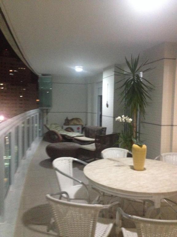  Lindo apartamento frente para o mar