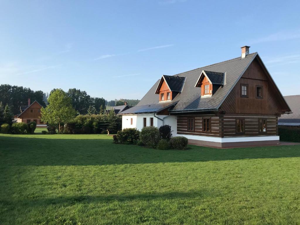 Budova, kde se vila nachází