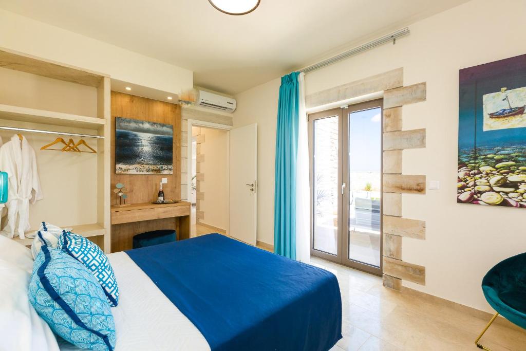 Posteľ alebo postele v izbe v ubytovaní Thalmargia Villas, Ultimate Peace & Privacy, By ThinkVilla