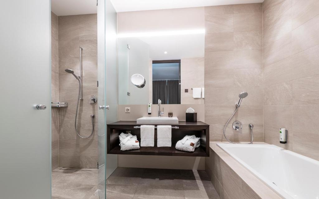 Koupelna v ubytování b-smart hotel Bendern