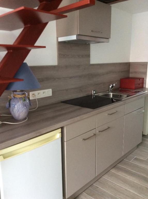 Kuchyň nebo kuchyňský kout v ubytování Gîte Citadin Athois
