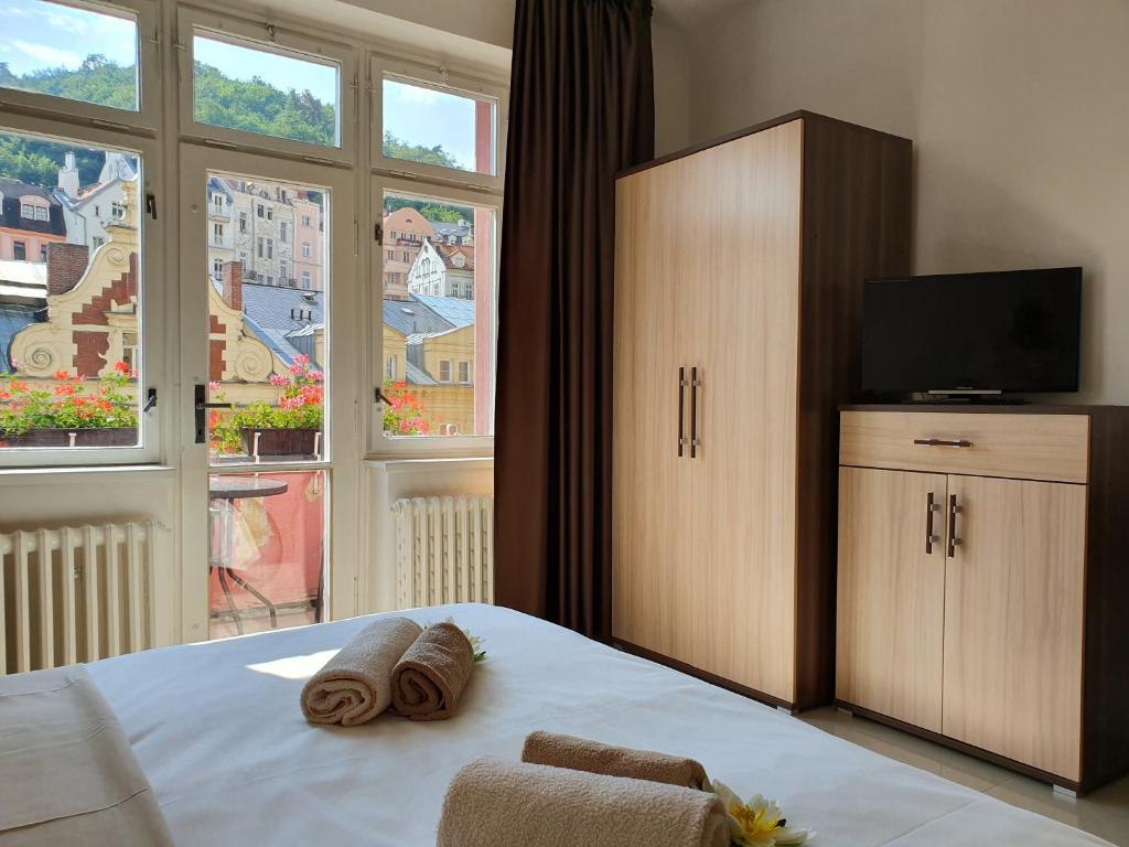 Madonna Apartments - 2