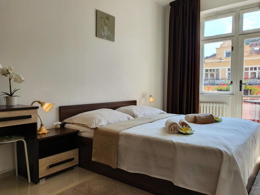 Madonna Apartments - 1