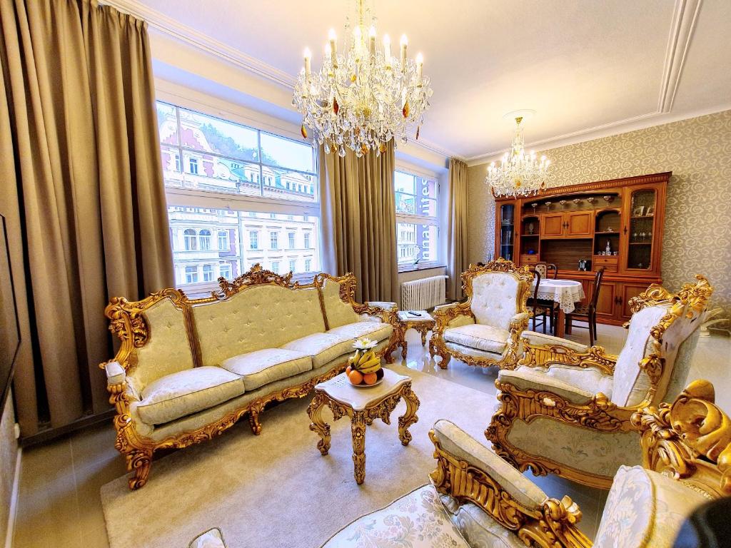 Madonna Apartments - 12