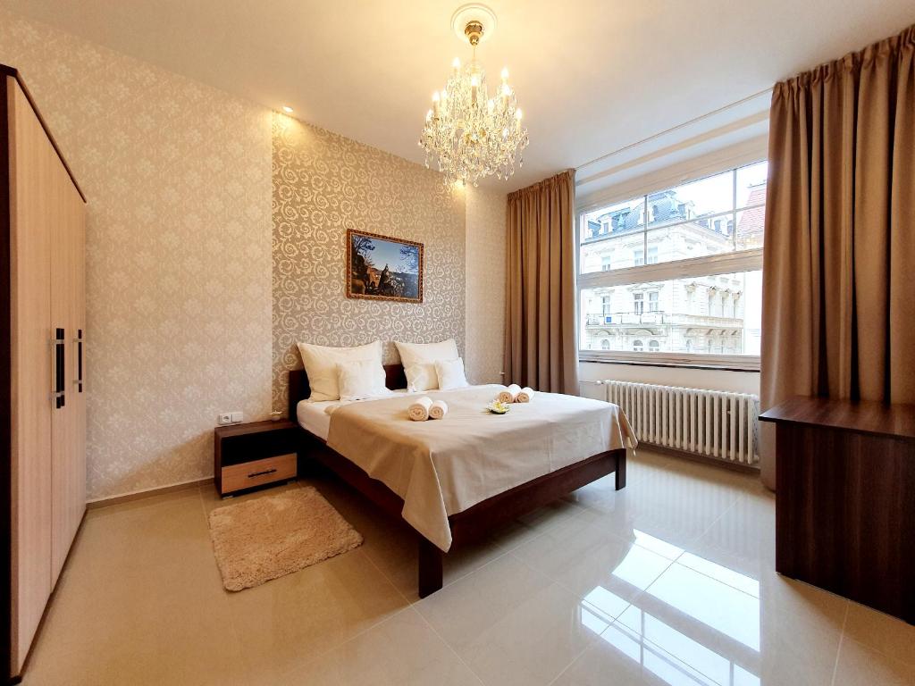 Madonna Apartments - 17