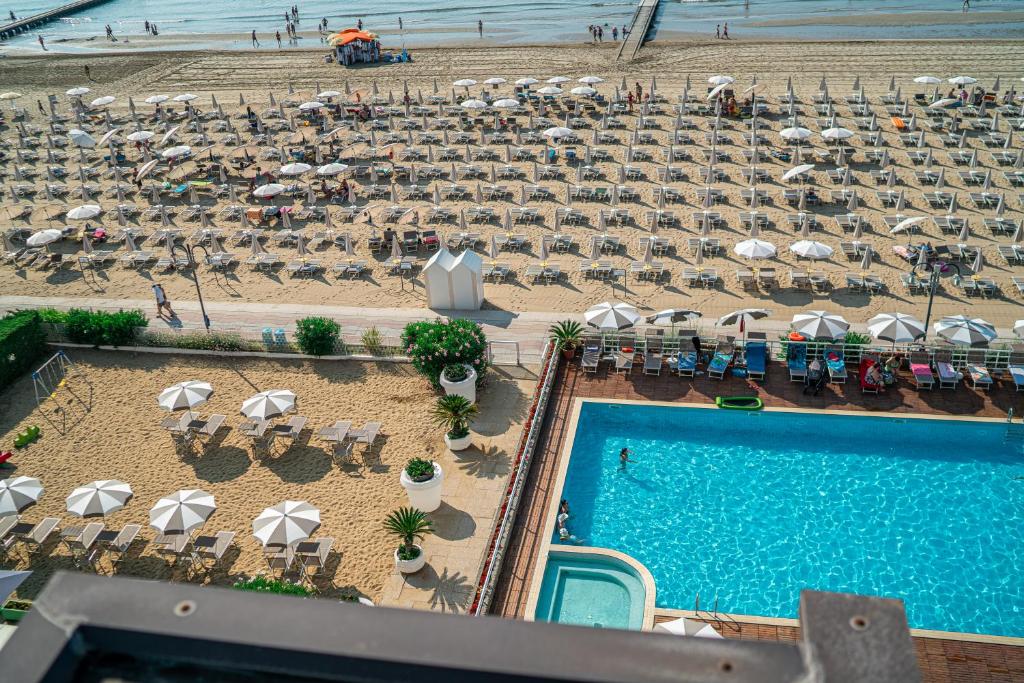 Bazén v ubytování Hotel Astor nebo v jeho okolí