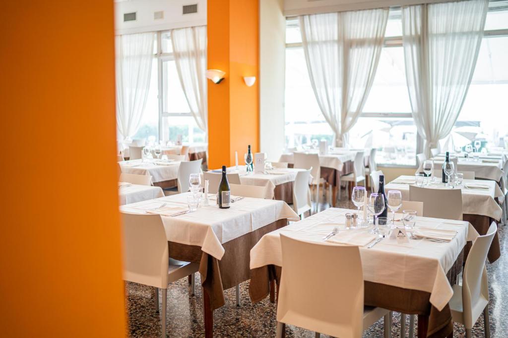 Restaurace v ubytování Hotel Astor