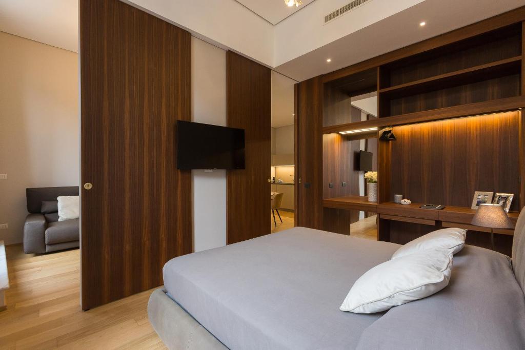 Amazing Piazza Venezia Suites - Apartment With Balcony