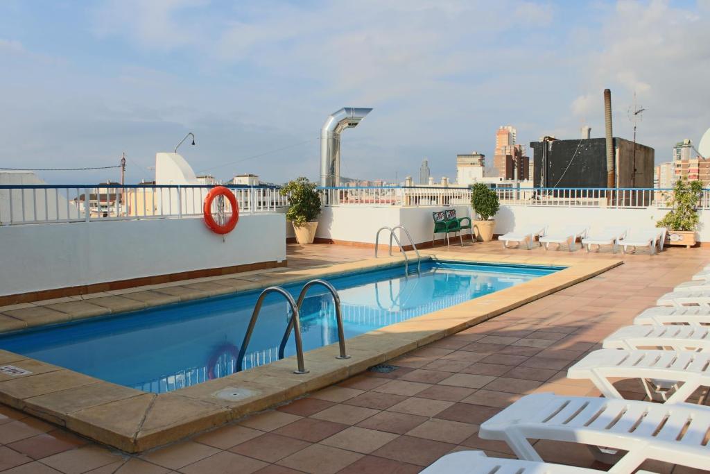 Bazén v ubytování Hotel Mareny Benidorm nebo v jeho okolí