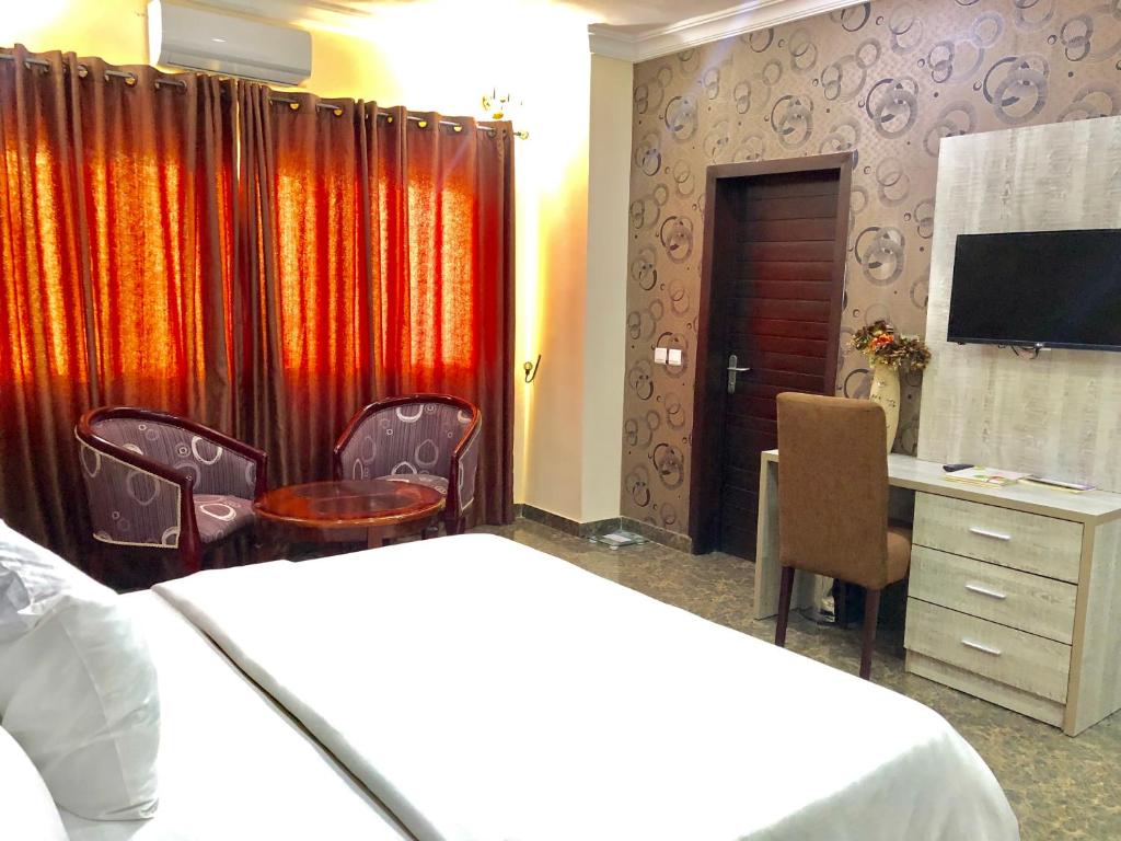 TV a/nebo společenská místnost v ubytování Fawzy Hotel
