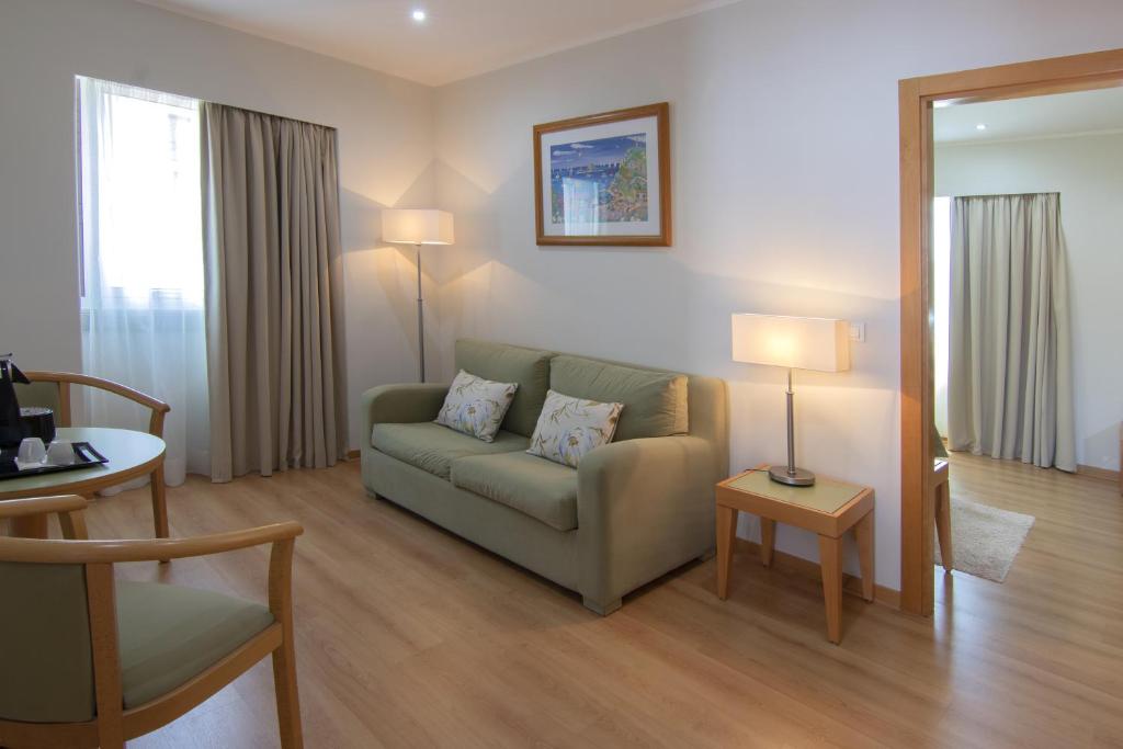 Гостиная зона в Luna Esperanca Centro Hotel