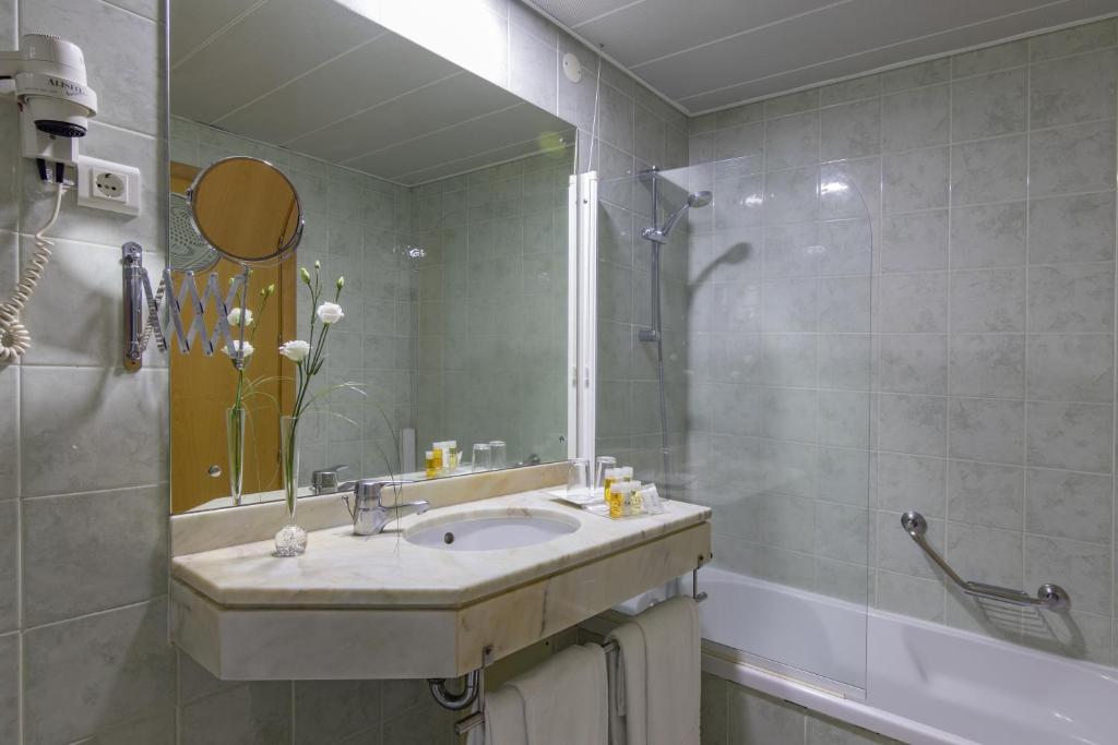 Ванная комната в Luna Esperanca Centro Hotel