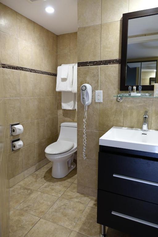 Chateau Louis Hotel & Conference Centre - Resim 36