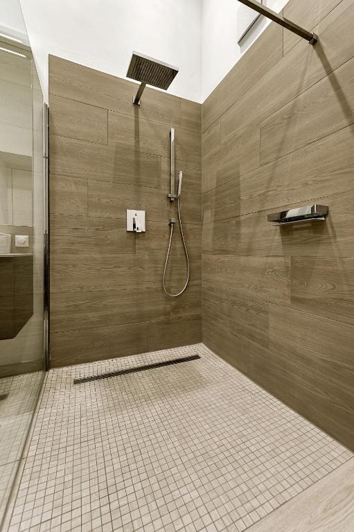 Central Luxury Apartment - Two-Bedroom Apartment