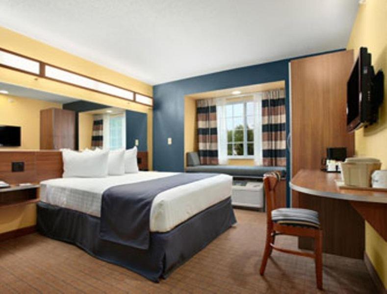 Microtel Inn & Suites Chili/Rochester - Habitación Con Cama Grande - No Fumadores