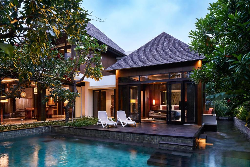 Bazén v ubytování The Anvaya Beach Resort Bali nebo v jeho okolí