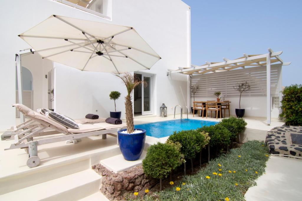 Majoituspaikassa Santorini Secret Suites & Spa, Small Luxury Hotels of the World tai sen lähellä sijaitseva uima-allas