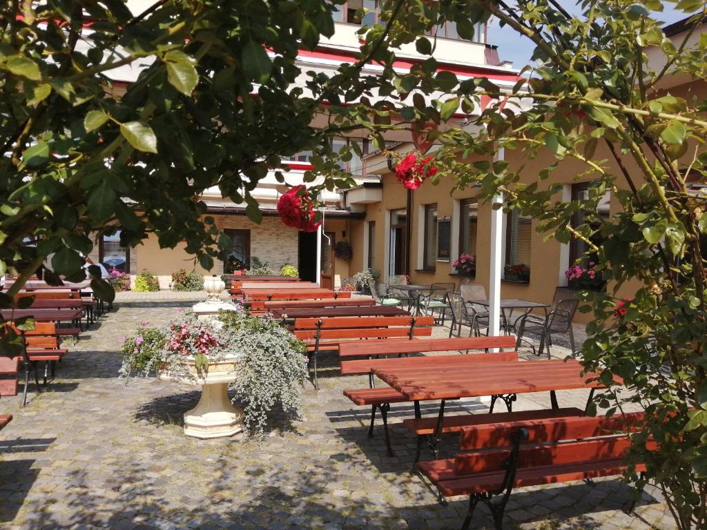 Restaurace v ubytování HOTEL SAN