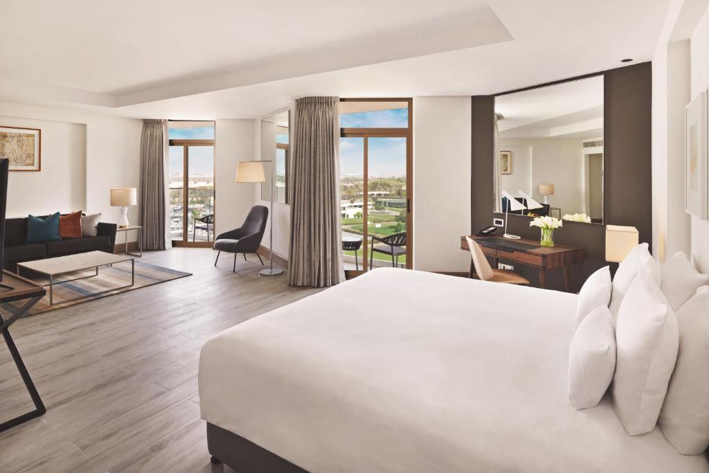 JA The Resort - JA Beach Hotel, Dubai - 