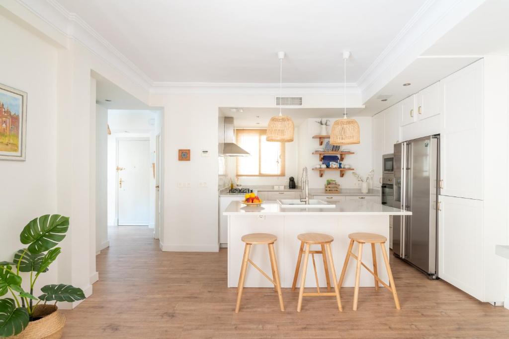رزرو هتل، UNIQUE HOMES LAS SETAS, PLAZA DE SAN PEDRO 6 Pax، آژانس مسافرتی آسمان سپید