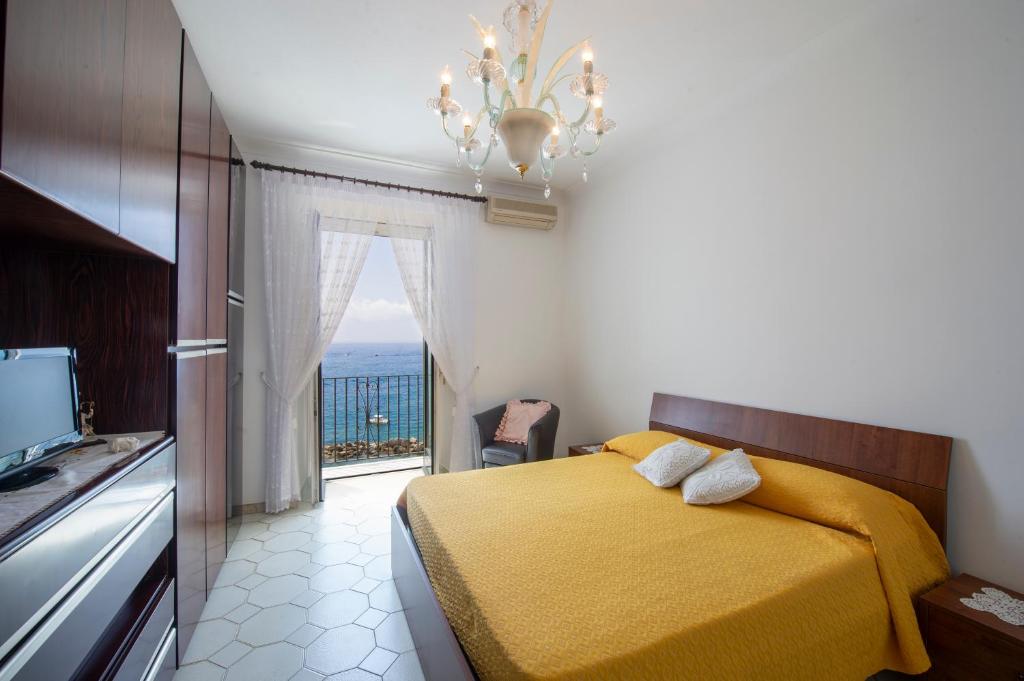 Amalfi Moon Campania photo 2