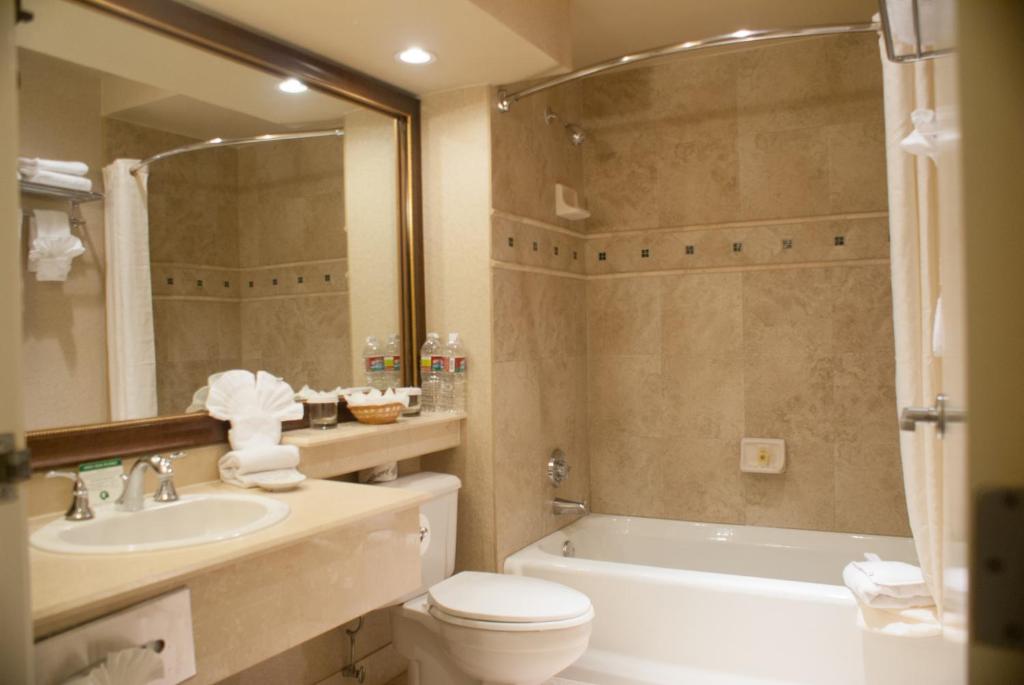 Koupelna v ubytování Indian Wells Resort Hotel
