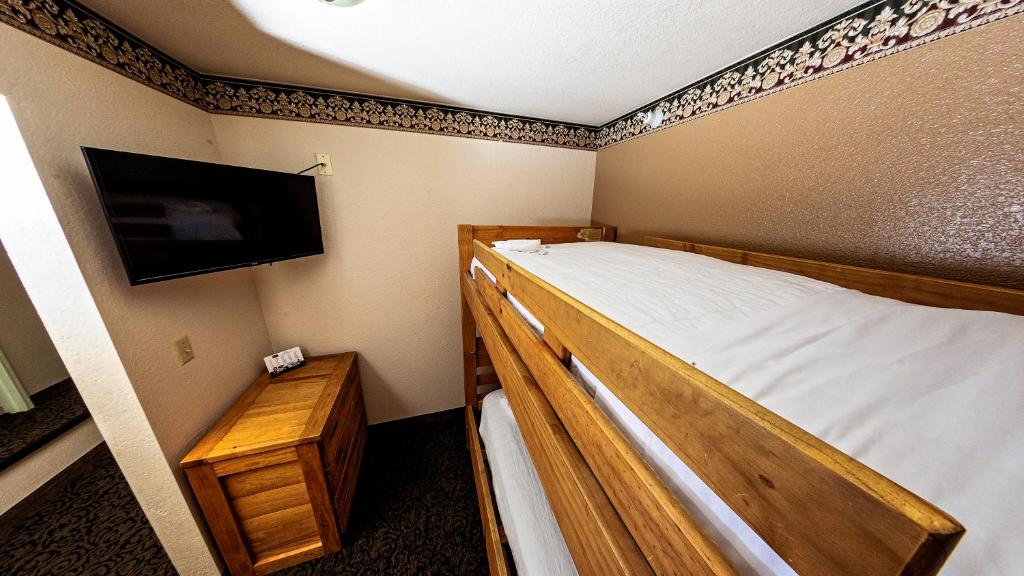 FairBridge Inn Express Dillon - Deluxe Family Suite