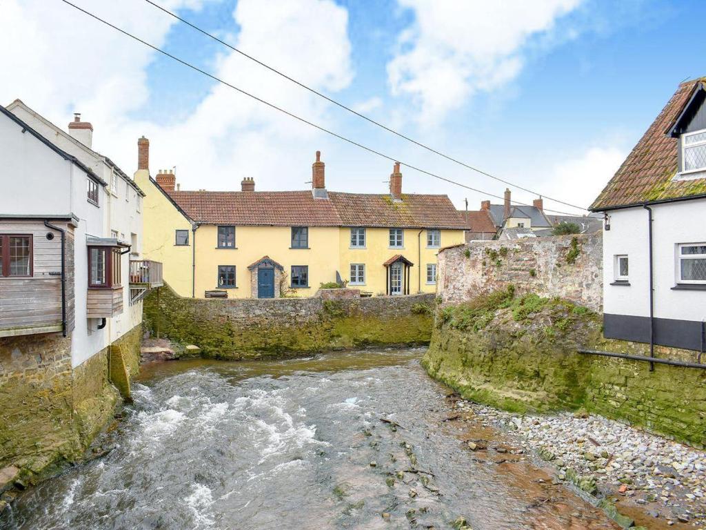 The building where the vacation home is located 