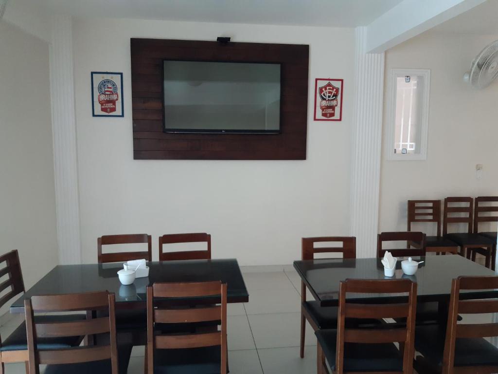 TV a/nebo společenská místnost v ubytování Pousada Paulett's - Hospedagem na Zona Norte de Ilhéus - Bahia
