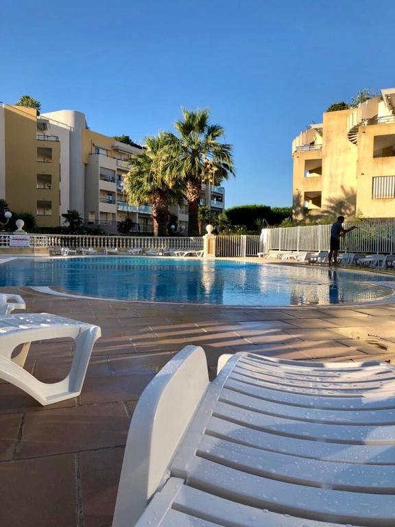 Front beach Luxury near Nice airport - Apartamento