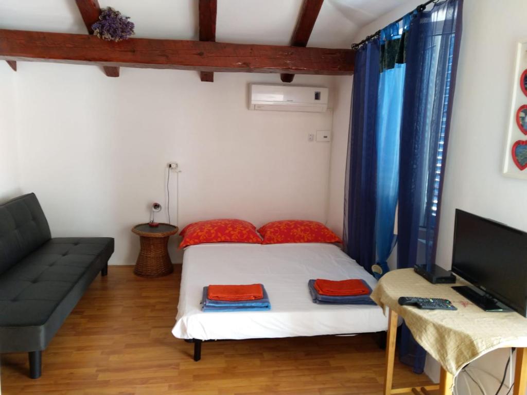 Seaside Villa Katrine - Housity