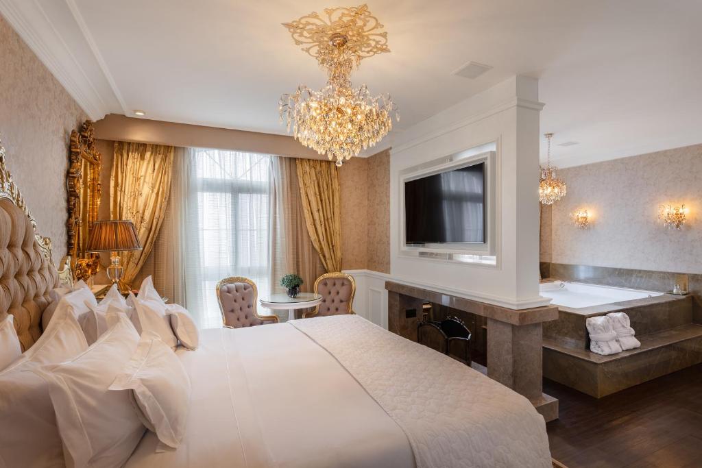 Hotel Colline de France  Hotel Colline de France