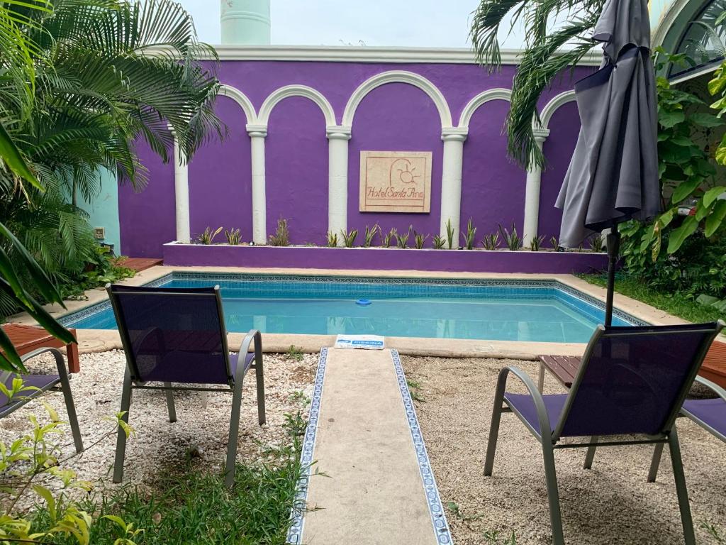 Bazén v ubytování Hotel Santa Ana nebo v jeho okolí