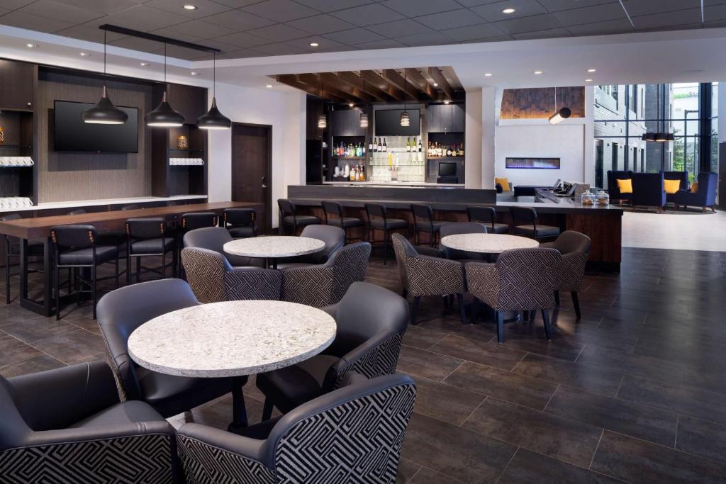 Lounge nebo bar v ubytování Hyatt Place Poughkeepsie - Hudson Valley