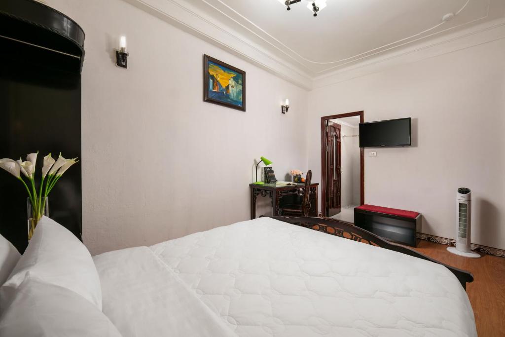 TV a/nebo společenská místnost v ubytování Little Diamond Hotel
