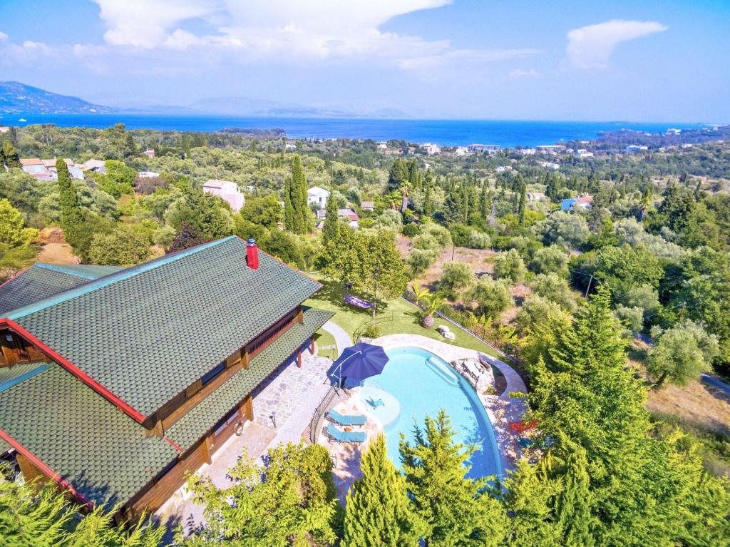 Kép Luxury Wooden Villa with Pool, The Nest szállásáról Káto Korakiánában a galériában
