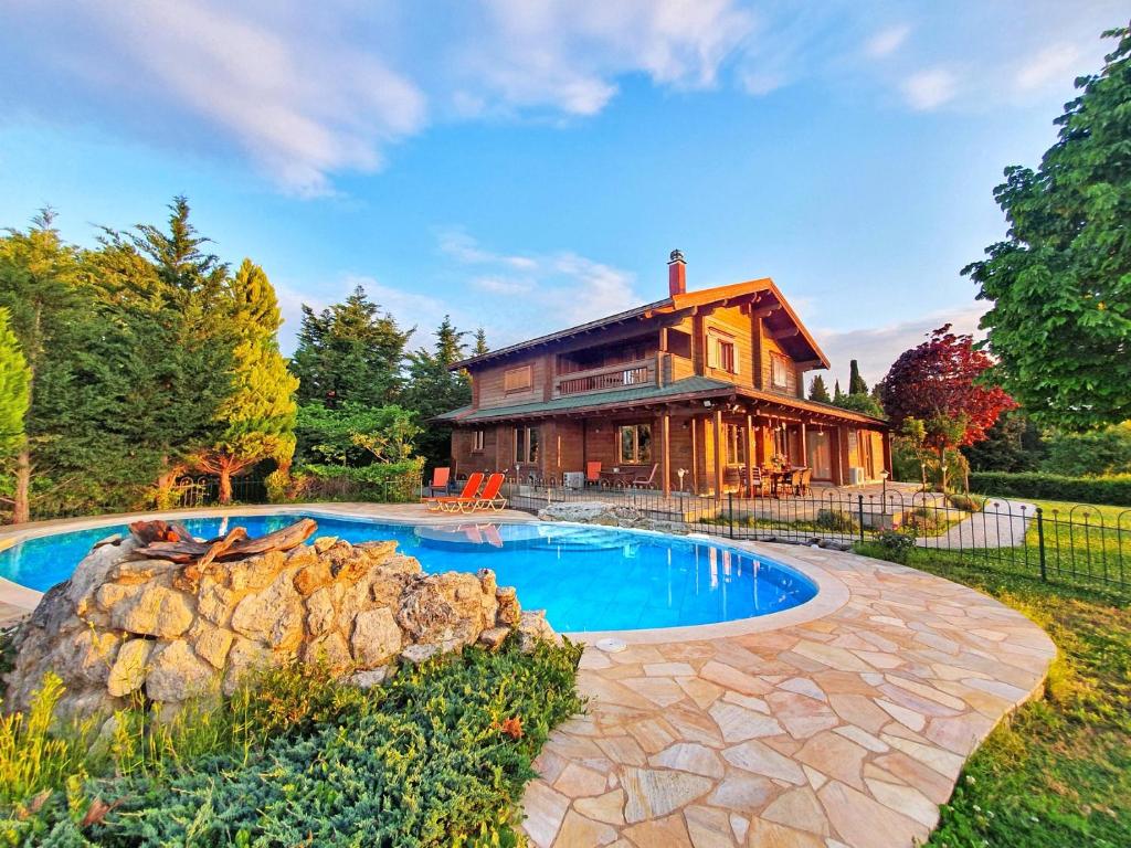 Kép Luxury Wooden Villa with Pool, The Nest szállásáról Káto Korakiánában a galériában