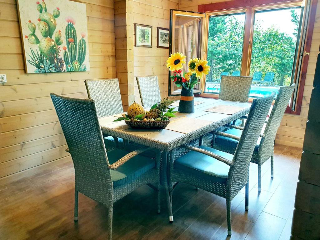 Kép Luxury Wooden Villa with Pool, The Nest szállásáról Káto Korakiánában a galériában