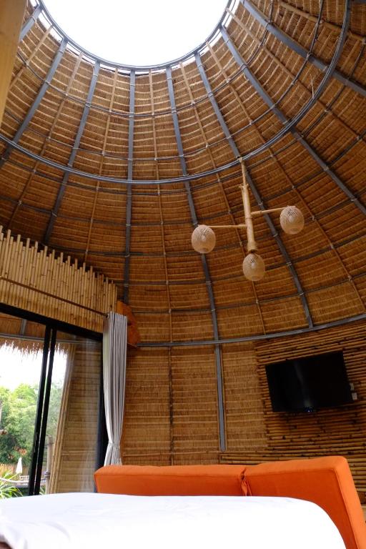 TV a/nebo společenská místnost v ubytování Awana Villa Resort Yaonoi - SHA Extra Plus