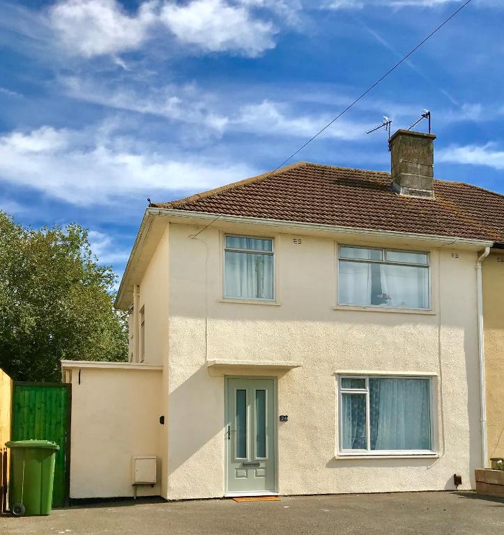 The Woodfarm Lodge 3 Bedroom House with free Parking in Oxford