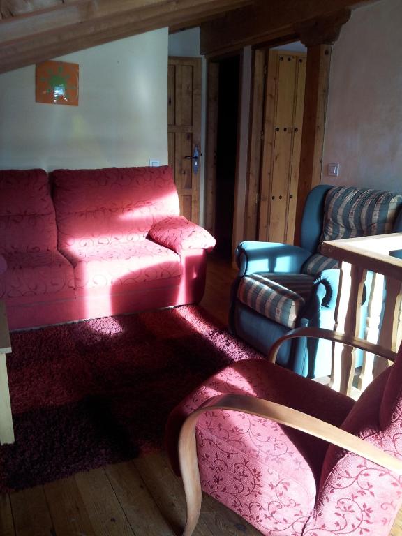 Posedenie v ubytovaní Casa Rural El Llao Y Los Fresnos - El Urogallo