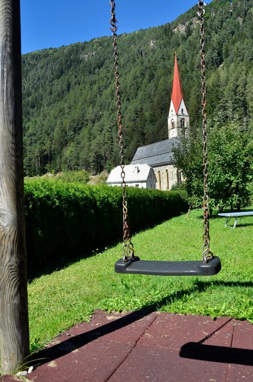 Nespecifikovaný výhled na hory nebo výhled na hory při pohledu z penzionu