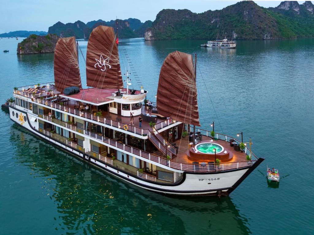 Orchid Classic Cruise, Halong Bay