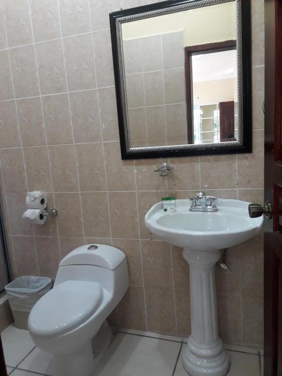 Koupelna v ubytování Hotel Carnaval