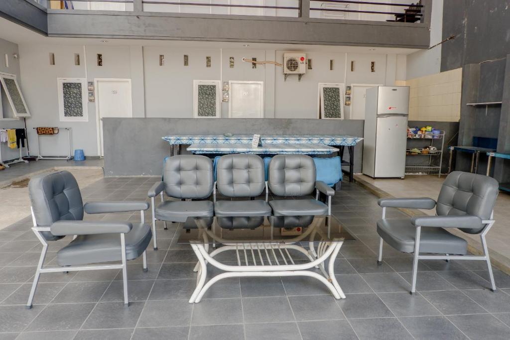 Kuchyň nebo kuchyňský kout v ubytování Super OYO Capital O 1176 J3 Residence Syariah