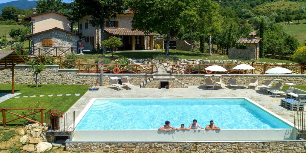 Bazén v ubytování L'Antico Cipresso nebo v jeho okolí