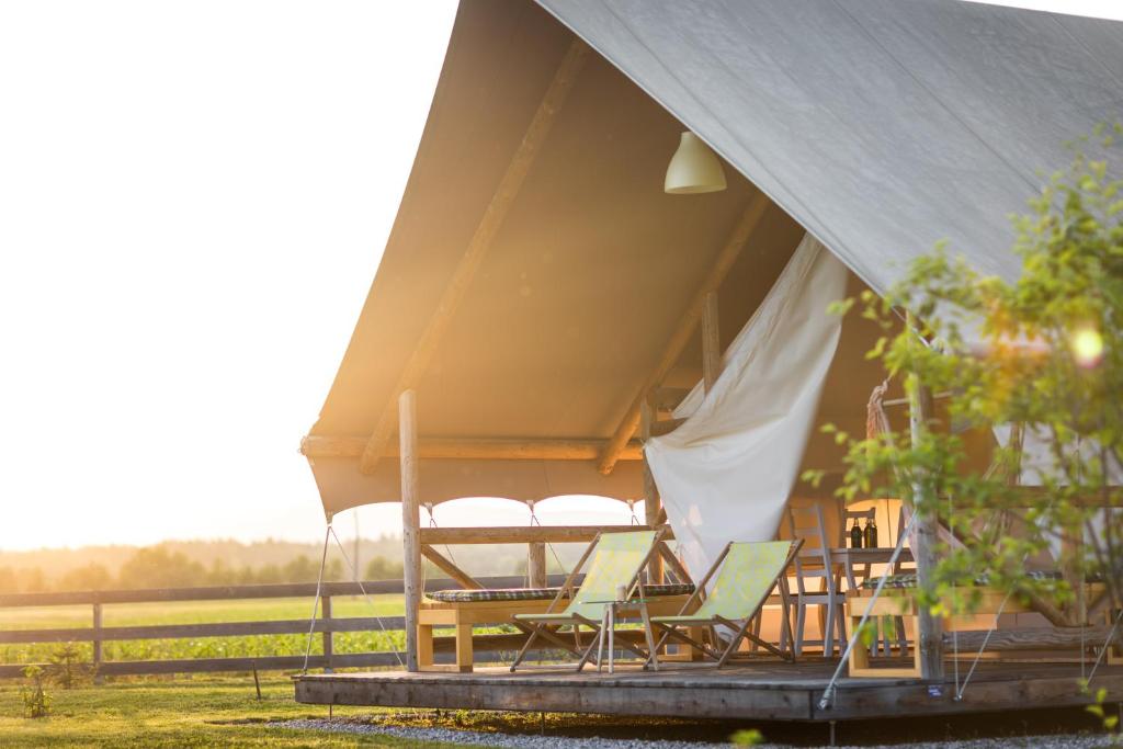 Zahrada ubytování Glamping Kolpa Resort