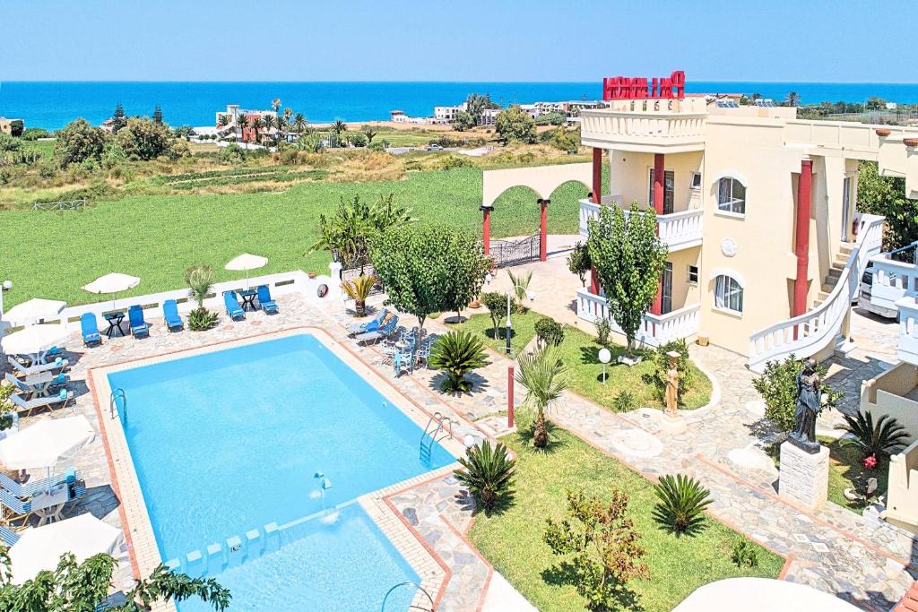 Bazén v ubytování Palladion Hotel nebo v jeho okolí