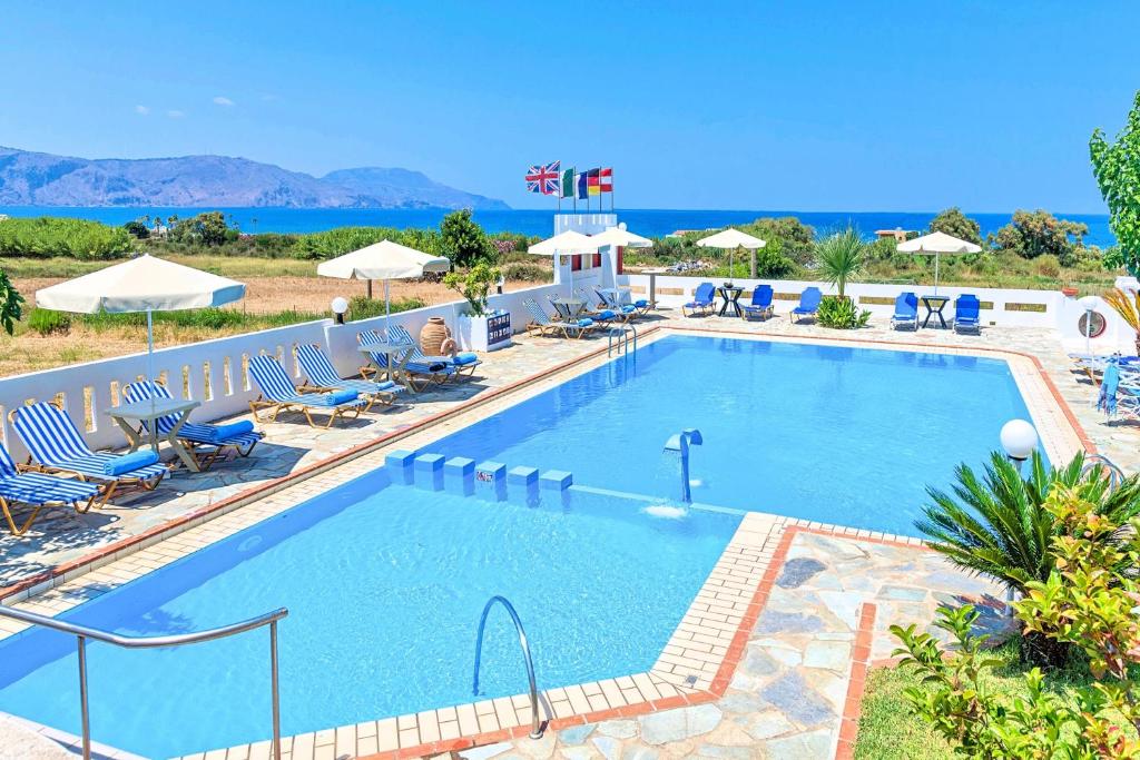 Bazén v ubytování Palladion Hotel nebo v jeho okolí