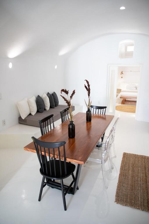 Posezení v ubytování Aleria Luxury Cave Santorini